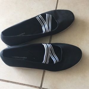 Black canvas casual shoes